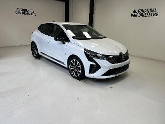 skadebil auto Renault Clio TECHNO 2025/3