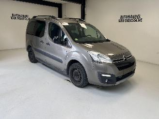 Vaurioauto  passenger cars Citroën Berlingo XTR 2016/3