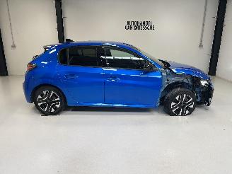 Peugeot 208 ALLURE picture 3