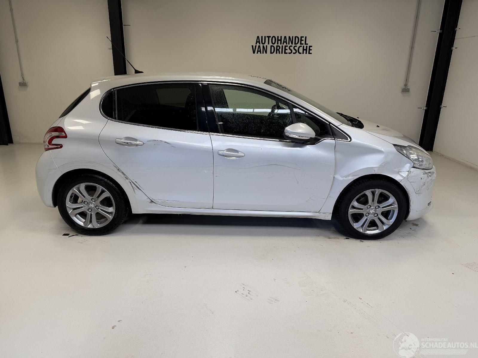 Peugeot 208 ALLURE