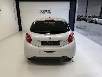 Peugeot 208 ALLURE picture 7