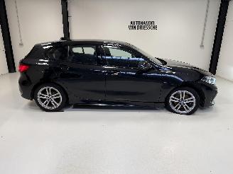 skadebil auto BMW 1-serie M-PACK 2021/4