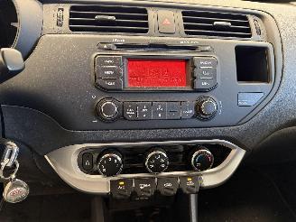 Kia Rio  picture 13