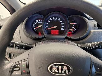 Kia Rio  picture 12