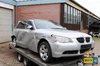 krockskadad bil auto BMW 5-serie E61 530D 2006/12