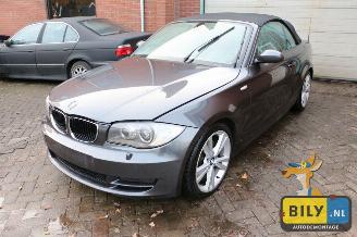 krockskadad bil auto BMW 1-serie E88 120i 2008/7