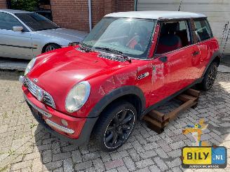 Uttjänta bilar auto Mini Cooper R50 2006/11