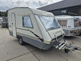 krockskadad bil caravan Beyerland  350 DD 1997/1