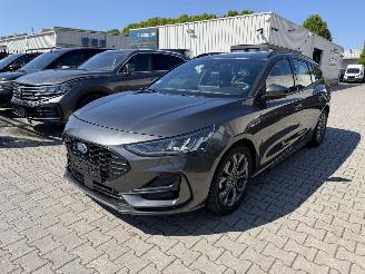uszkodzony samochody osobowe Ford Focus ST-Line Automatik 2025/6