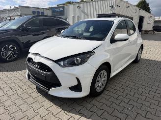 skadebil auto Toyota Yaris 1.5 Hybride Automaat HEV 2025/3
