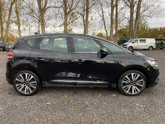 skadebil auto Renault Scenic IV INTENS 2017/6
