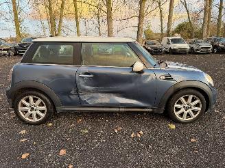 damaged passenger cars Mini Cooper D 2010/9