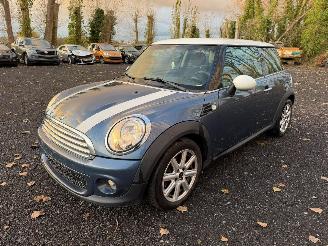 Mini Cooper D picture 10
