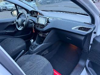 Peugeot 208 ALLURE picture 23