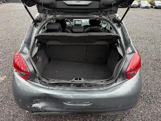 Peugeot 208 ALLURE picture 11