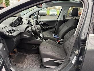 Peugeot 208 208 ALLURE picture 18