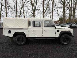 uszkodzony samochody osobowe Land Rover Defender 2.5 D 2011/12