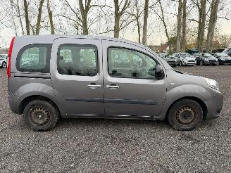 skadebil auto Renault Kangoo ZEN 2016/5