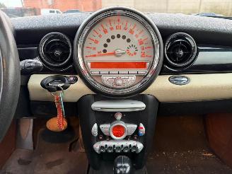 Mini Cooper 1.6 D picture 25