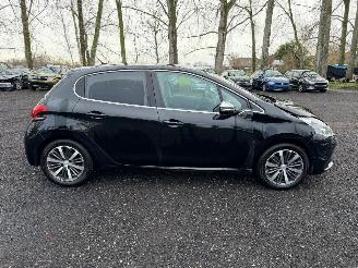 Peugeot 208 ALLURE picture 1