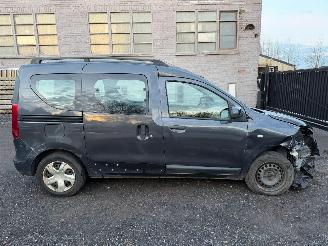 Vrakbiler auto Dacia Dokker LAUREATE 2014/8
