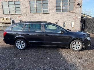 skadebil auto Skoda Superb AMBITION 2013/2