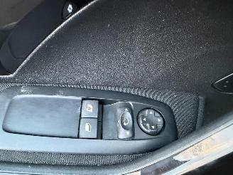 Peugeot 208 1.2 I picture 32