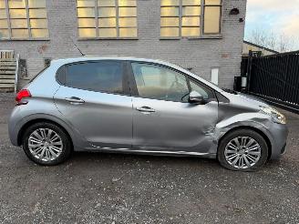  Peugeot 208 1.2 I 2019/4