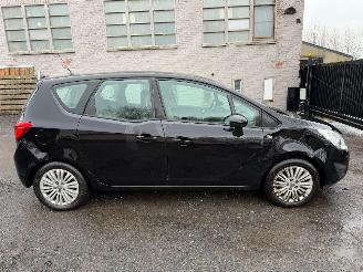 krockskadad bil auto Opel Meriva ENJOY 2011/6
