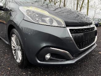 Peugeot 208 ALLURE picture 3