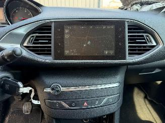 Peugeot 308 II SW STYLE picture 30