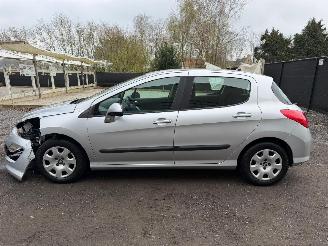 Peugeot 308 1.4 I picture 12