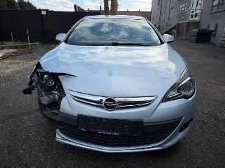 Opel Astra GTC OPC picture 8