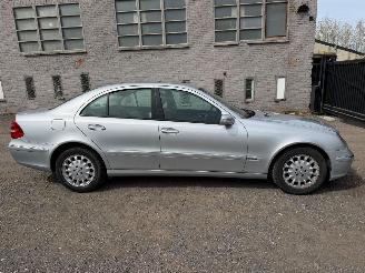 Coche accidentado Mercedes E-klasse 220 CDI 2005/6