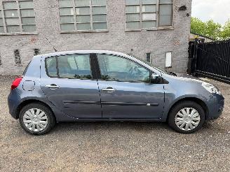 skadebil auto Renault Clio EXPRESSION 2009/9
