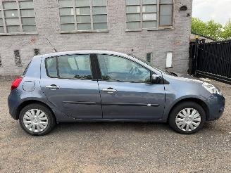 skadebil auto Renault Clio EXPRESSION 2009/9