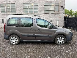 skadebil auto Peugeot Partner TEPEE 2015/7