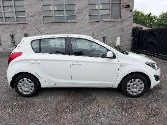 skadebil auto Hyundai I-20  2014/9