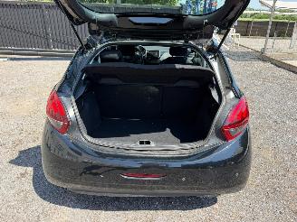 Peugeot 208 1.2 I picture 16