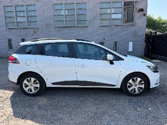 krockskadad bil auto Renault Clio IV GRANDTOUR CO 2019/7