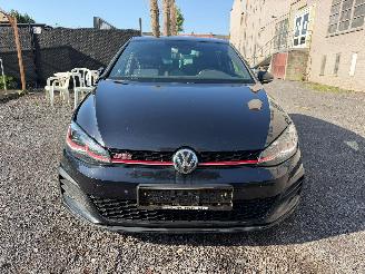 Volkswagen Golf GTI picture 12