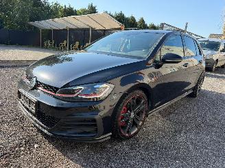 Volkswagen Golf GTI picture 14