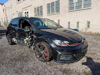 Volkswagen Golf GTI picture 3