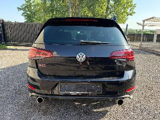 Volkswagen Golf GTI picture 18