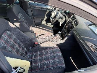 Volkswagen Golf GTI picture 25