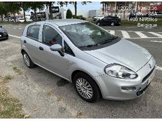 Coche accidentado Fiat Punto  2015/12