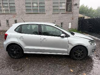 uszkodzony samochody osobowe Volkswagen Polo COMFORTLINE 2011/12
