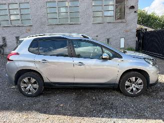 skadebil auto Peugeot 2008 ACCESS 2017/11