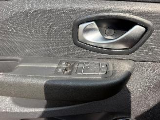 Renault Clio INTENS + picture 32