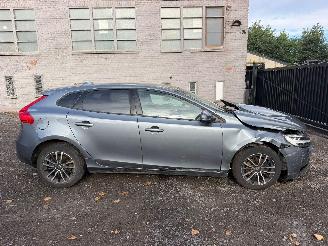 Damaged car Volvo V-40 V 40 2019/4